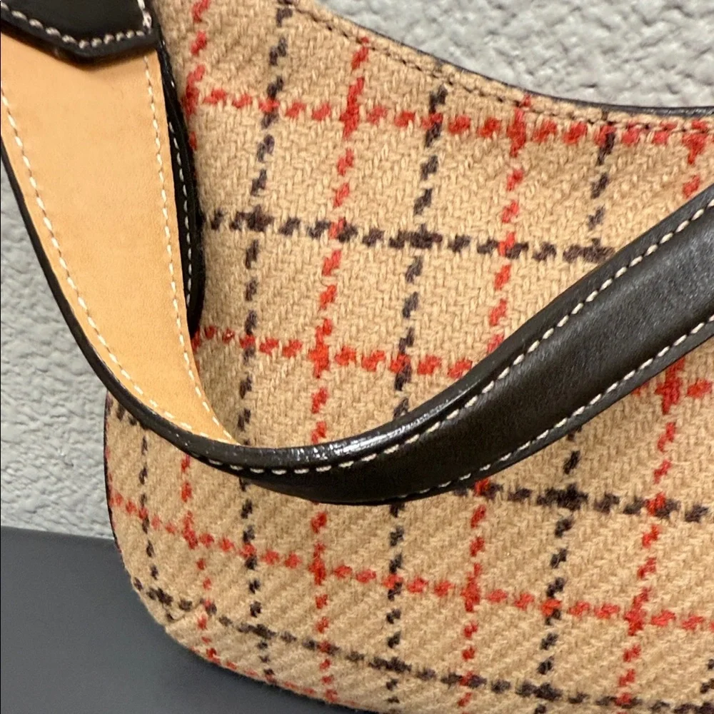 Coach shoulder design chic